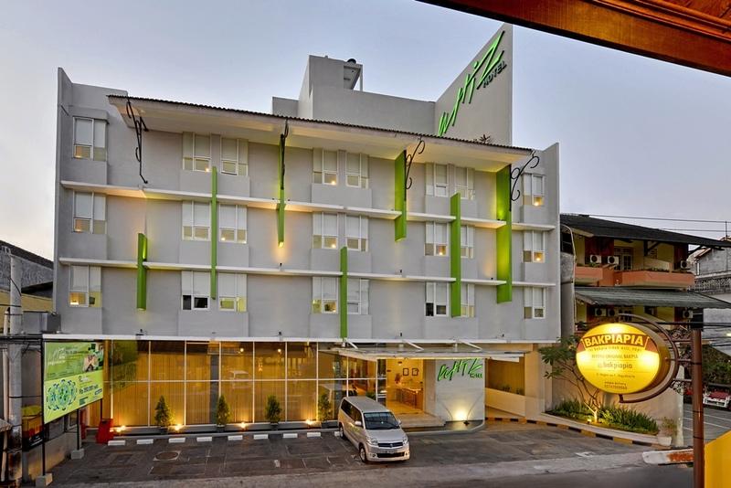 Whiz Hotel Malioboro Jogjakarta Buitenkant foto
