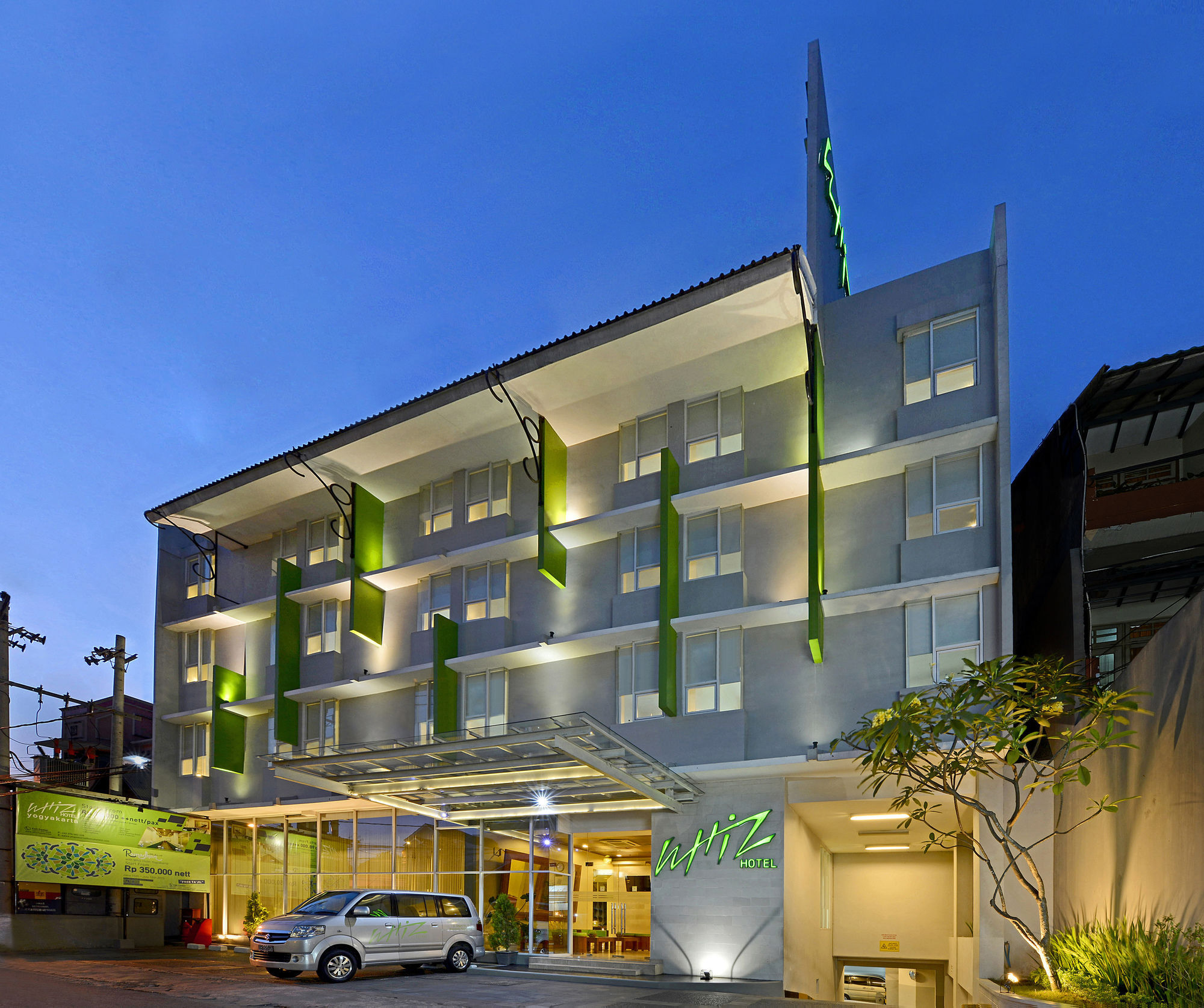 Whiz Hotel Malioboro Jogjakarta Buitenkant foto